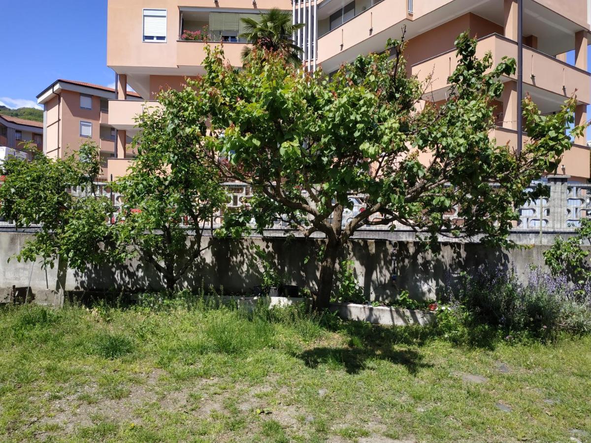 Casa Marina Apartment Verbania Bagian luar foto